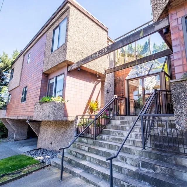 Building - Camden Court in Vancouver, BC at 1266 West 6th Avenue Building - Camden Court in Vancouver, BC at 1266 West 6th Avenue