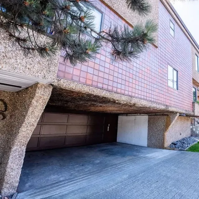 Building - Camden Court in Vancouver, BC at 1266 West 6th Avenue Building - Camden Court in Vancouver, BC at 1266 West 6th Avenue