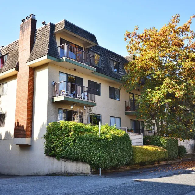 Building - Park Villa in New Westminster, BC at 466 East 8th Avenue