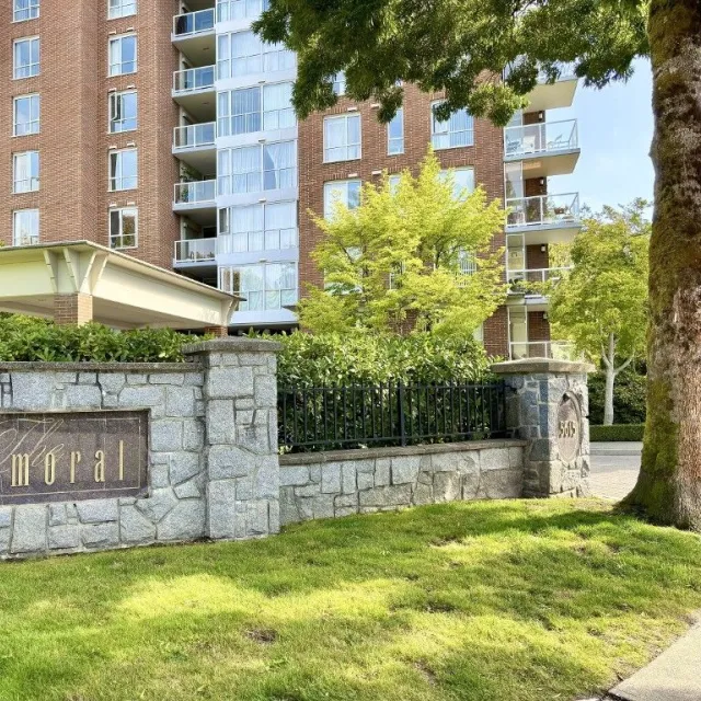 Building - Balmoral in Vancouver, BC at 5615 Hampton Place