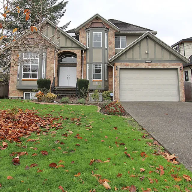 Whalley - 5 Bedroom House (Upper Level) For Rent in Surrey 10304 A 128th Street, Surrey, BC