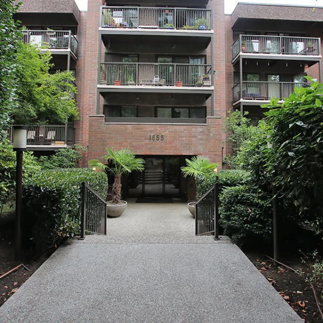 Hempstead Manor in The West End - 1 Bedroom Apartment For Rent in Vancouver 311 - 1655 Nelson Street, Vancouver, BC