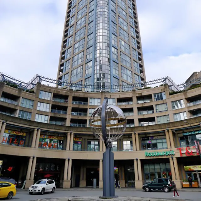 Paris Place in Downtown - Furnished 2 Bedroom Apartment For Rent in Vancouver 2703 - 183 Keefer Place, Vancouver, BC