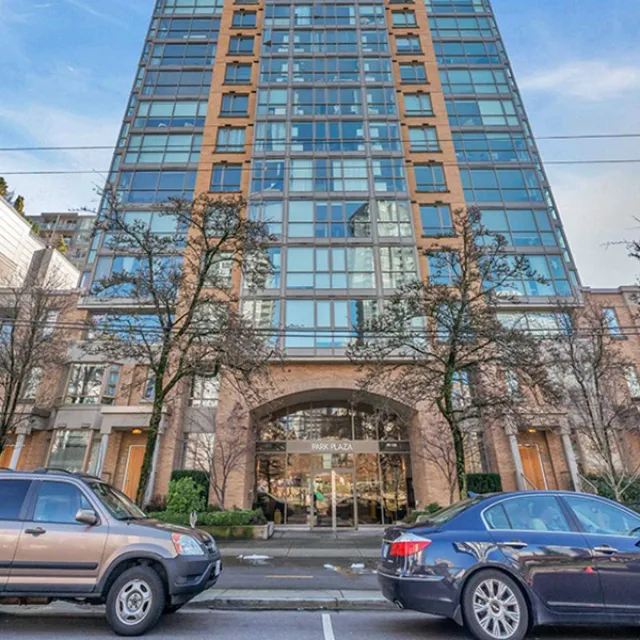 Park Plaza in Yaletown - Furnished 1 Bedroom Apartment For Rent in Vancouver 1207 - 1188 Richards Street, Vancouver, BC