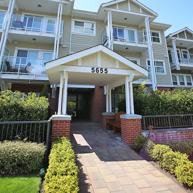 North Parc in Metrotown - 1 Bedroom Apartment For Rent in Burnaby 313 - 5655 Inman Avenue, Burnaby, BC