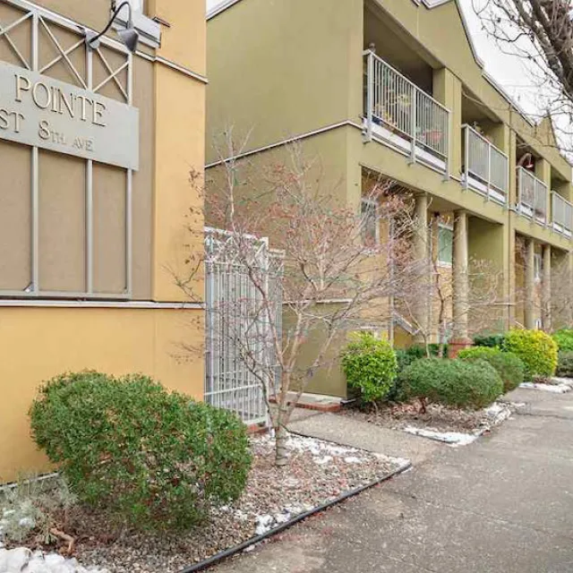 Dover Pointe in Fairview - 1 Bedroom Townhouse For Rent in Vancouver 9 - 795 West 8th Avenue, Vancouver, BC