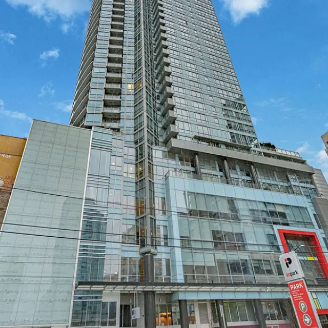 Capitol Residences in Downtown - 1 Bedroom Apartment For Rent in Vancouver 2811 - 833 Seymour Street, Vancouver, BC