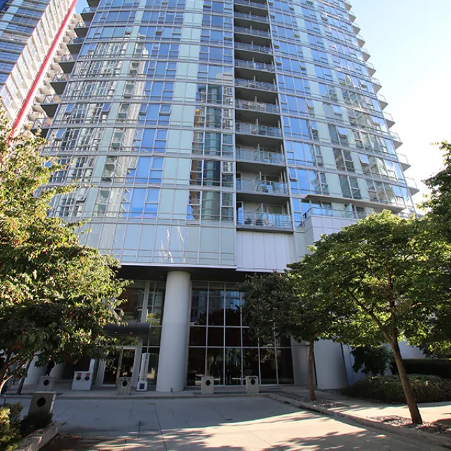 Spectrum in Downtown - 2 Bedroom Apartment For Rent in Vancouver 902 - 131 Regiment Square, Vancouver, BC