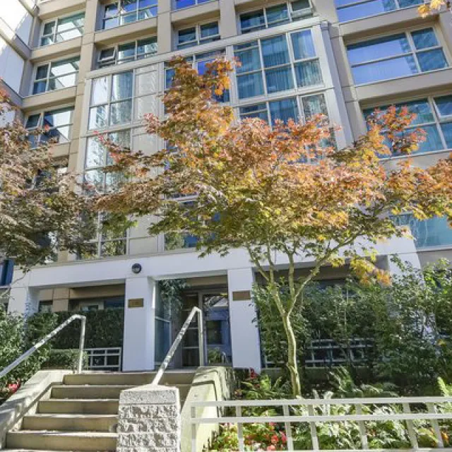 Governors Villas in Yaletown - 2 Bedroom Apartment For Rent in Vancouver 706 - 1338 Homer Street, Vancouver, BC