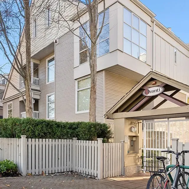 Avanti in Kitsilano - 2 Bedroom Apartment For Rent in Vancouver 309 - 3150 West 4th Avenue, Vancouver, BC