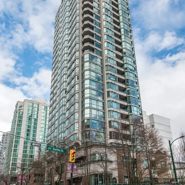 Rosedale Gardens in Downtown - 1 Bedroom Apartment For Rent in Vancouver 203 - 888 Hamilton Street, Vancouver, BC