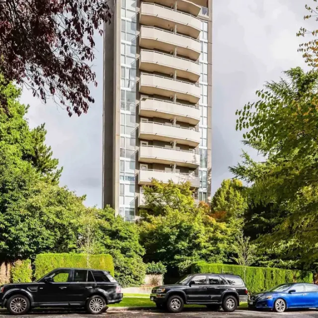 Ashleigh Court in Kerrisdale - 2 Bedroom Apartment For Rent in Vancouver 802 - 2121 West 38th Avenue, Vancouver, BC