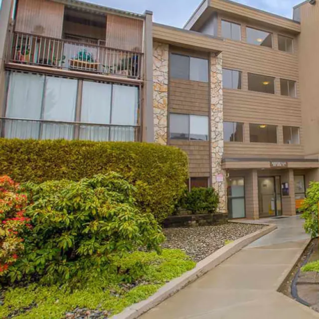 Woodstone Place in Lougheed - 1 Bedroom Apartment For Rent in Burnaby 114 - 9101 Horne Street, Burnaby, BC