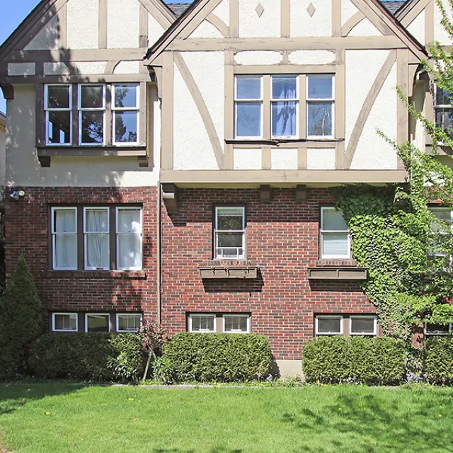 Devon Manor in Fairview - 2 Bedroom Apartment For Rent in Vancouver 9 - 1255 West 12th Avenue, Vancouver, BC