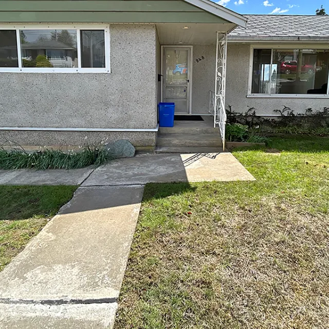 Cariboo - 2 Bedroom House (Upper Level) For Rent in Coquitlam 948A Stewart Avenue, Coquitlam, BC