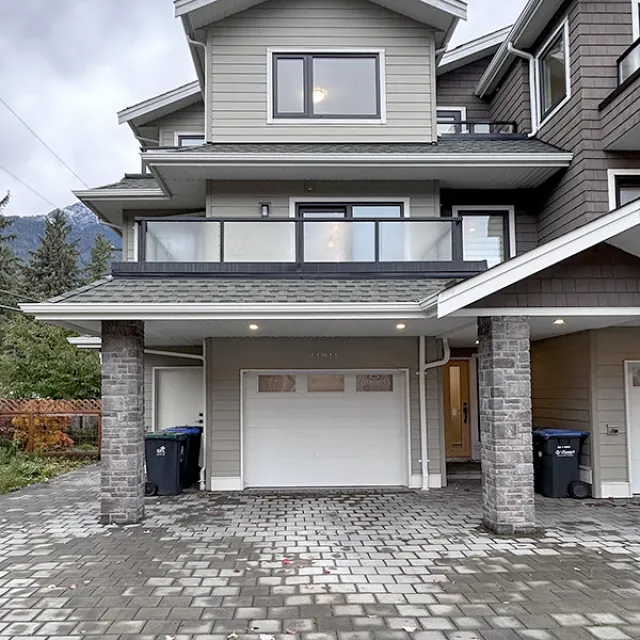 Brackendale - 4 Bedroom Townhouse For Rent in Squamish at 41811 Hope Road, Squamish, BC, V0N 1H0 Brackendale - 4 Bedroom Townhouse For Rent in Squamish at 41811 Hope Road, Squamish, BC, V0N 1H0