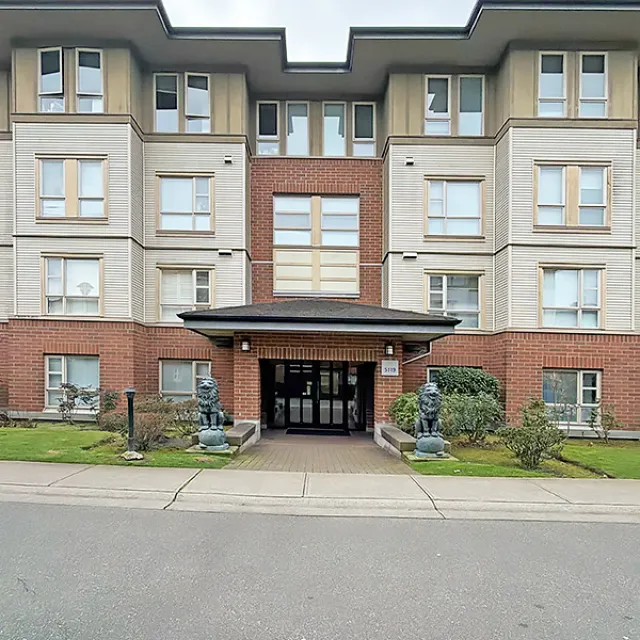 Lions Park in Brighouse - 1 Bedroom Apartment For Rent in Richmond 3105 - 5119 Garden City Road, Richmond, BC, V6X 4H8
