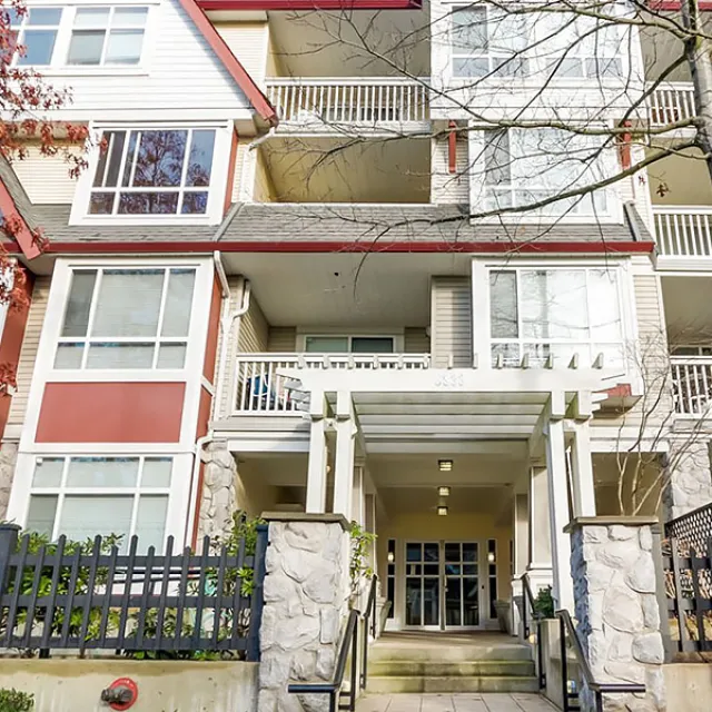 Carmel in Highgate - 1 Bedroom Apartment For Rent in Burnaby 417 - 6833 Village Green, Burnaby, BC, V5E 4M1