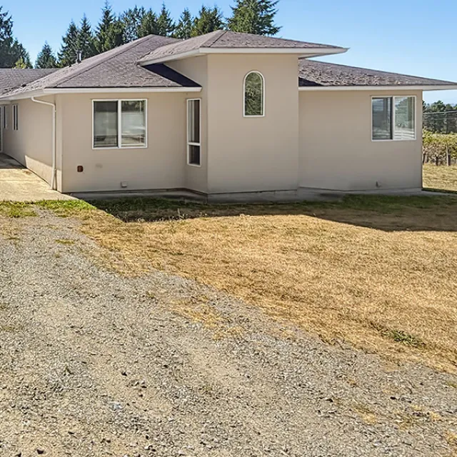 Hazelmere in South Surrey - 3 Bedroom House (Upper Level) For Rent in Surrey 19506 3A Avenue, Surrey, BC, V3Z 9S9