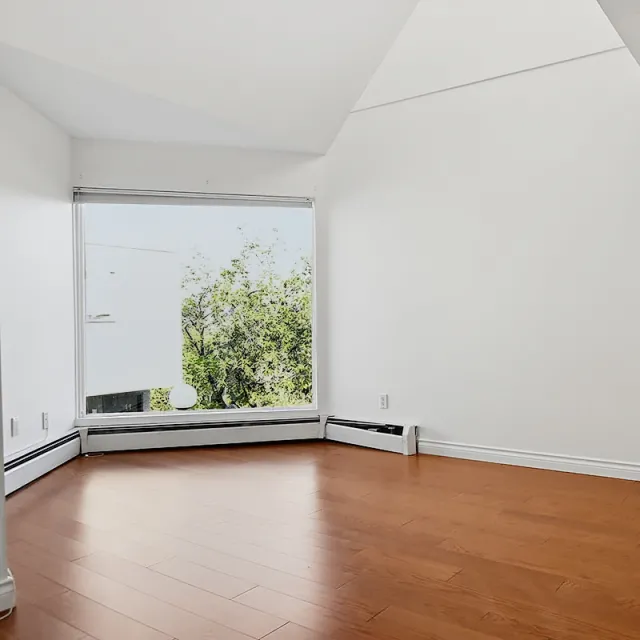 Laurel Court in Fairview - 1 Bedroom Townhouse For Rent in Vancouver 8 - 870 West 7th Avenue, Vancouver, BC, V5Z 4C1