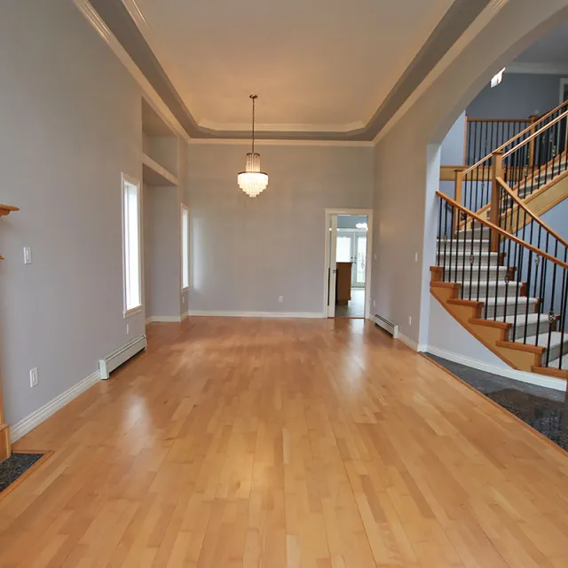 Whalley - 5 Bedroom House (Upper Level) For Rent in Surrey 10304 A 128th Street, Surrey, BC