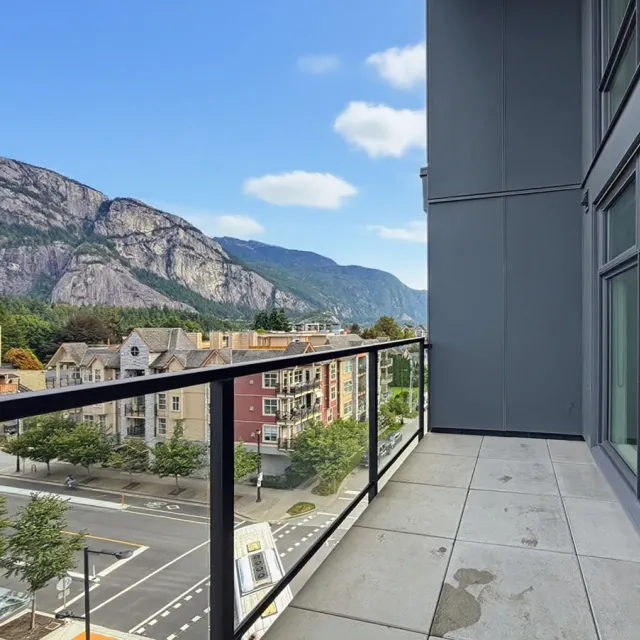 The Lauren in Downtown Squamish - 2 Bedroom Loft For Rent in Squamish 604 - 38013 Third Avenue, Squamish, BC, V8B 0Z8