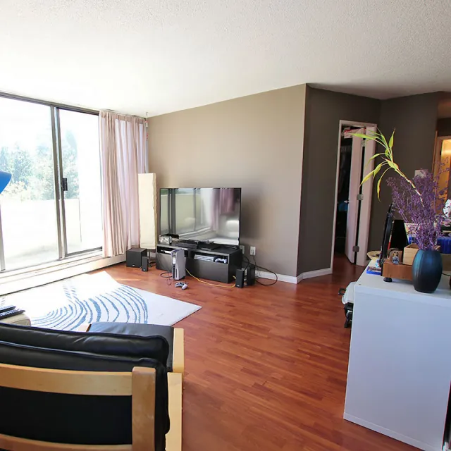 Times Square in Metrotown - 1 Bedroom Apartment For Rent in Burnaby 908 - 4105 Maywood Street, Burnaby, BC