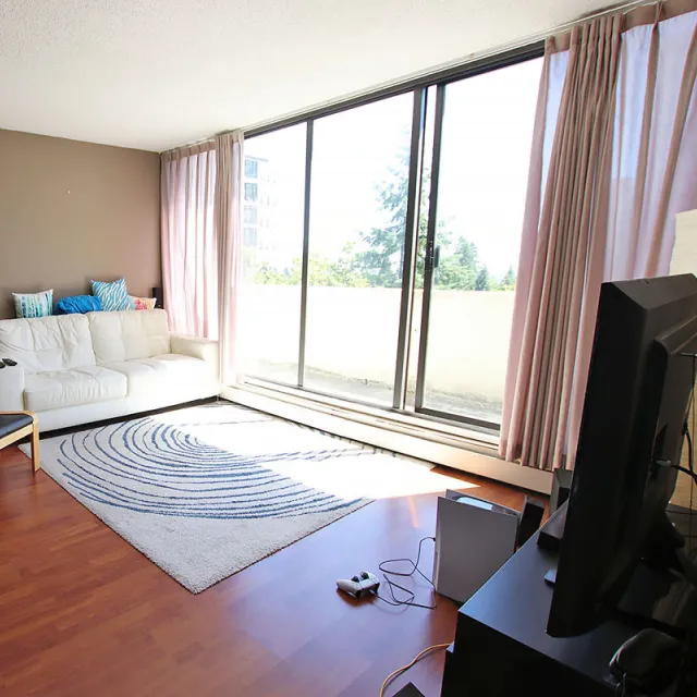 Times Square in Metrotown - 1 Bedroom Apartment For Rent in Burnaby 908 - 4105 Maywood Street, Burnaby, BC