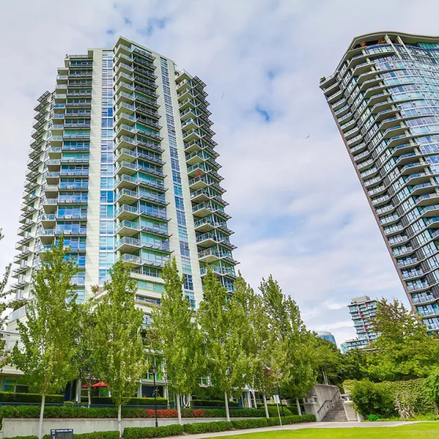 Icon in Yaletown - 2 Bedroom Apartment For Rent in Vancouver 1201 - 638 Beach Crescent, Vancouver, BC, V6Z 3H4