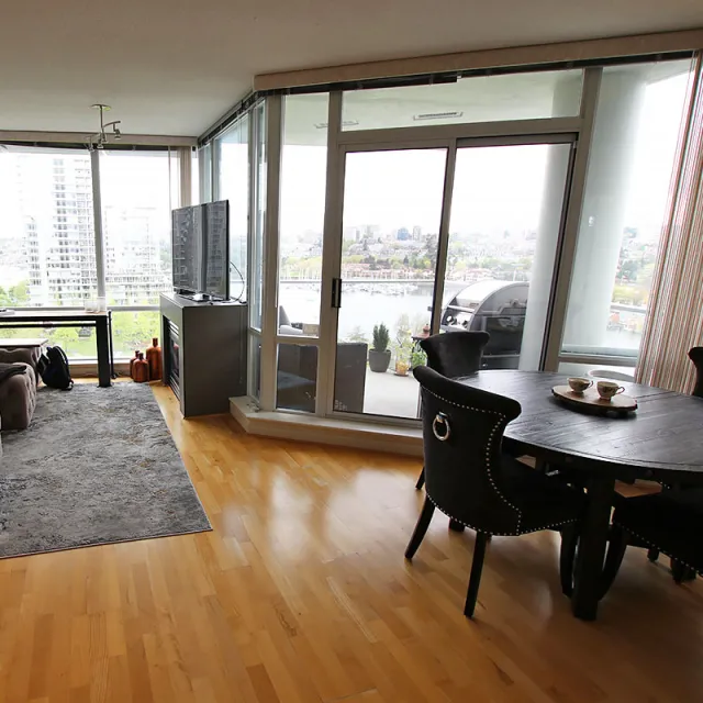 Icon in Yaletown - 2 Bedroom Apartment For Rent in Vancouver 1201 - 638 Beach Crescent, Vancouver, BC, V6Z 3H4