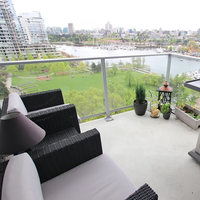 Icon in Yaletown - 2 Bedroom Apartment For Rent in Vancouver 1201 - 638 Beach Crescent, Vancouver, BC, V6Z 3H4