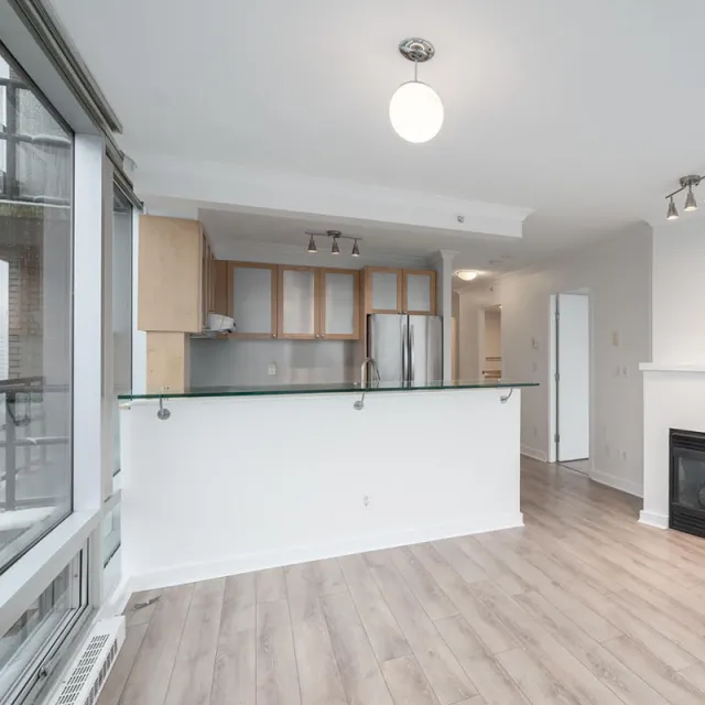 Milano in Downtown - 1 Bedroom Apartment For Rent in Vancouver 1302 - 1003 Burnaby Street, Vancouver, BC