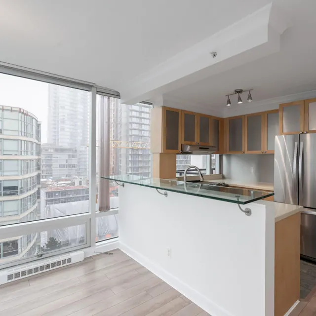 Milano in Downtown - 1 Bedroom Apartment For Rent in Vancouver 1302 - 1003 Burnaby Street, Vancouver, BC