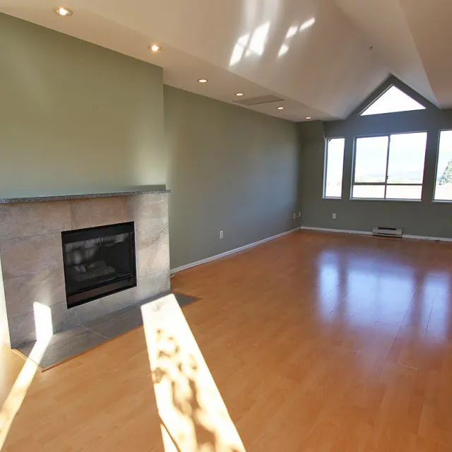 Heritage On Cypress in Kitsilano - 2 Bedroom Apartment For Rent in Vancouver 411 - 1880 West 6th Avenue, Vancouver, BC