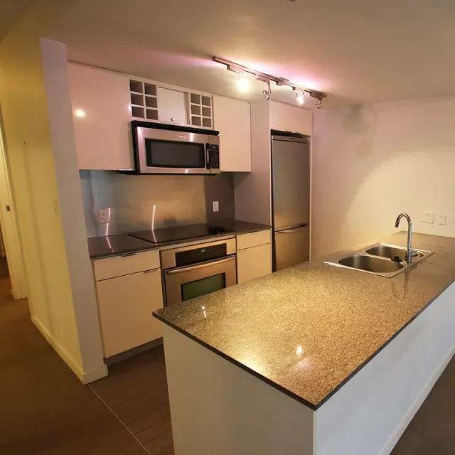 TV Towers in Downtown - 1 Bedroom Apartment For Rent in Vancouver 805 - 233 Robson Street, Vancouver, BC