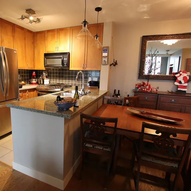 The Compton in Fairview - 2 Bedroom Apartment For Rent in Vancouver 301 - 1316 West 11th Avenue, Vancouver, BC