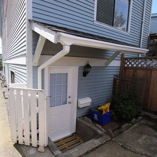 Metrotown - 1 Bedroom Basement For Rent in Burnaby 5027B Watling Street, Burnaby, BC