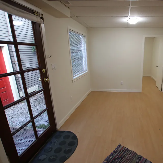 Commercial Drive - 2 Bedroom Basement For Rent in Vancouver 1737 Charles Street, Vancouver, BC