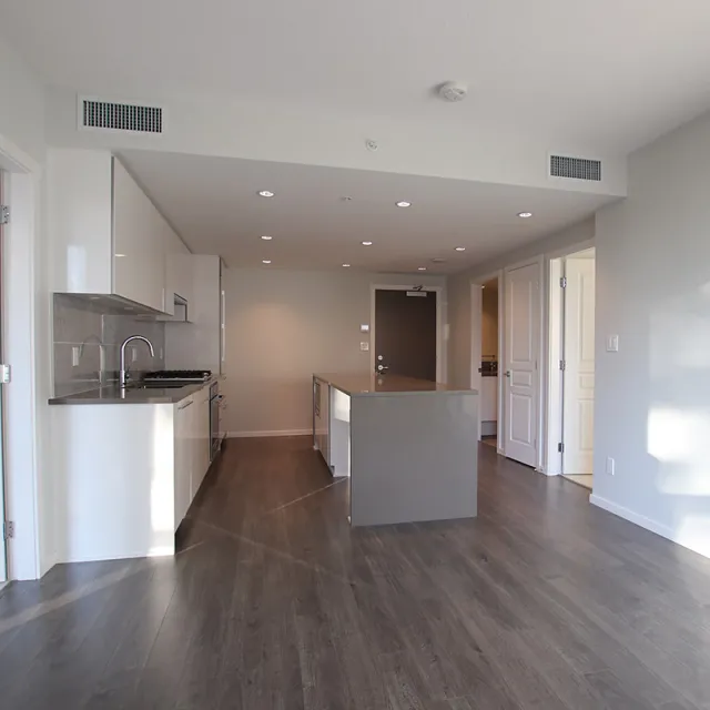 Aldynne on the Park in Metrotown - 2 Bedroom Apartment For Rent in Burnaby 302 - 5883 Barker Avenue, Burnaby, BC