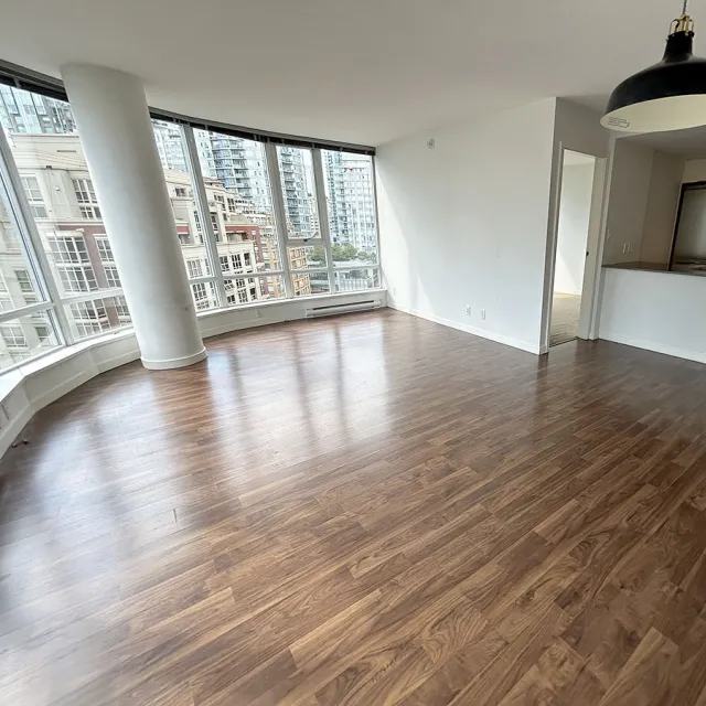 TV Towers in Yaletown - 2 Bedroom Apartment For Rent in Vancouver 1703 - 788 Hamilton Street, Vancouver, BC, V6B 0E9