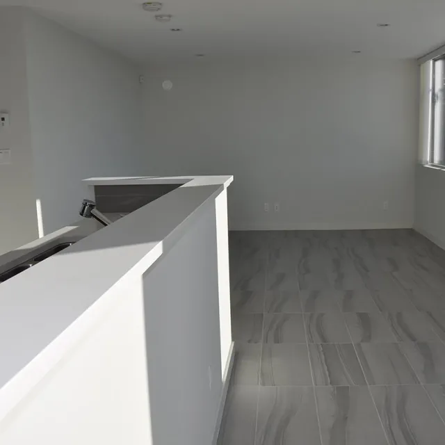 Upper Lonsdale - 2 Bedroom Garden Suite For Rent in North Vancouver 355 Somerset Street, North Vancouver, BC