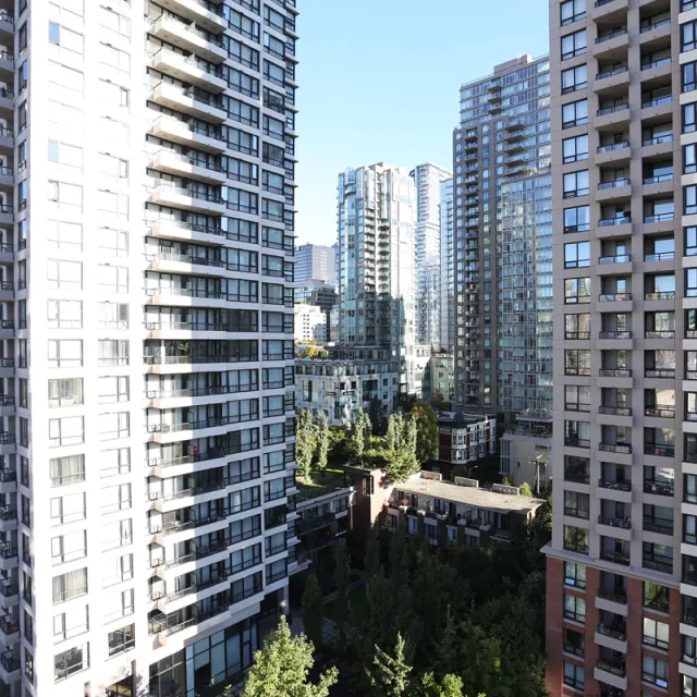Yaletown Park in Yaletown - Furnished 1 Bedroom Apartment For Rent in Vancouver 1303 - 977 Mainland Street, Vancouver, BC