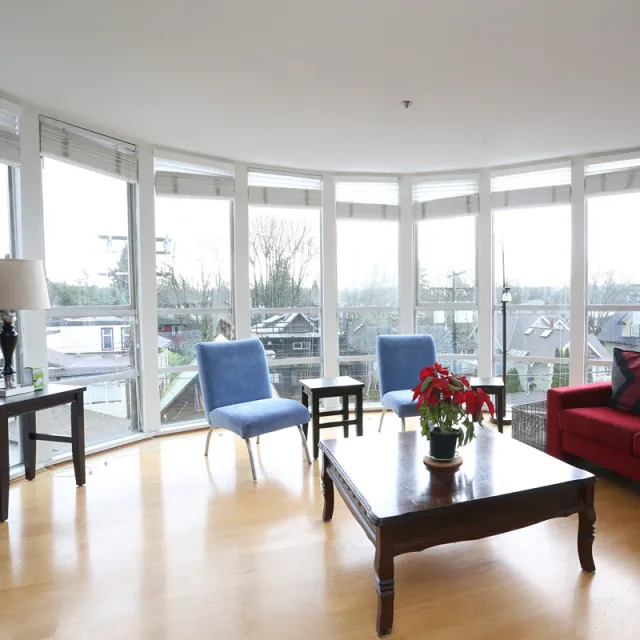 2815 Yew in Kitsilano - Furnished 2 Bedroom Apartment For Rent in Vancouver 401 - 2815 Yew Street, Vancouver, BC