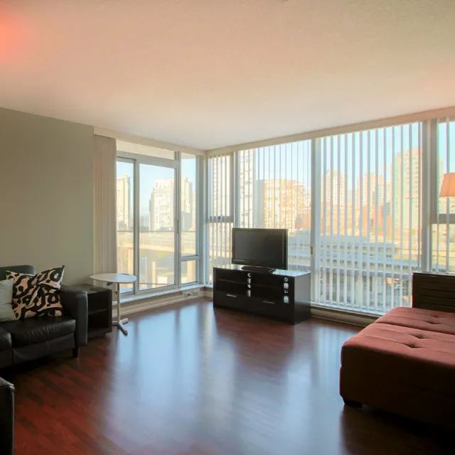 Park West 2 in Yaletown - Furnished 1 Bedroom Apartment For Rent in Vancouver 1101 - 583 Beach Crescent, Vancouver, BC