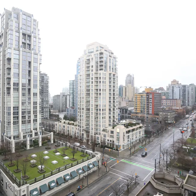 City Crest in Yaletown - Furnished 1 Bedroom Apartment For Rent in Vancouver 1204 - 1155 Homer Street, Vancouver, BC