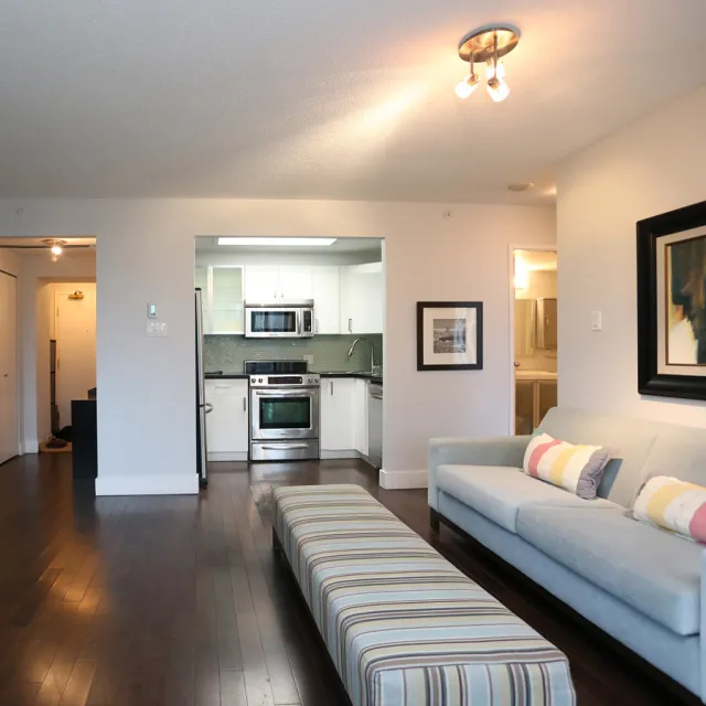 City Crest in Yaletown - Furnished 1 Bedroom Apartment For Rent in Vancouver 1204 - 1155 Homer Street, Vancouver, BC