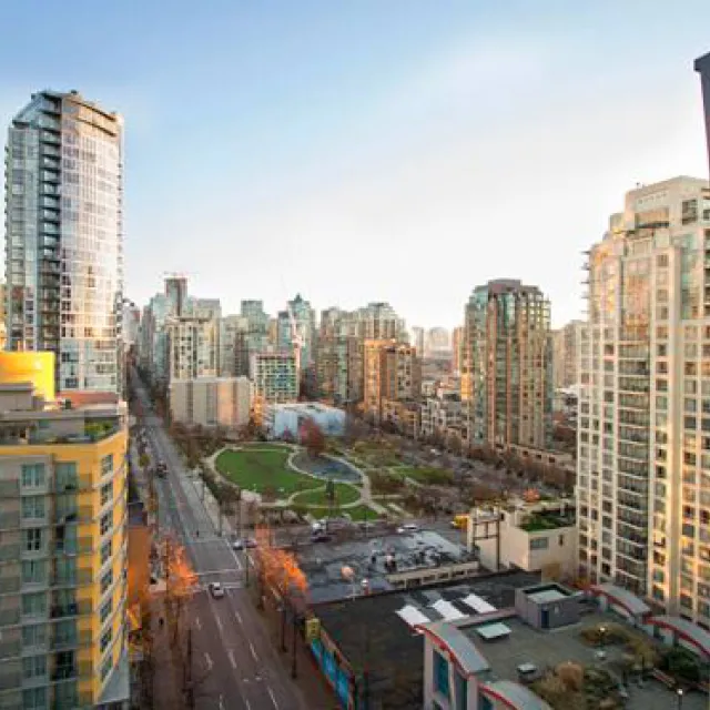 Elan in Downtown - Furnished 2 Bedroom Apartment For Rent in Vancouver 1701 - 1255 Seymour Street, Vancouver, BC