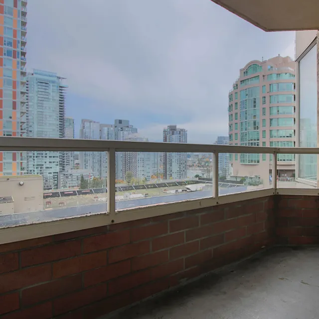 Hornby Court in Downtown - Furnished 1 Bedroom Apartment For Rent in Vancouver 1001 - 1330 Hornby Street, Vancouver, BC