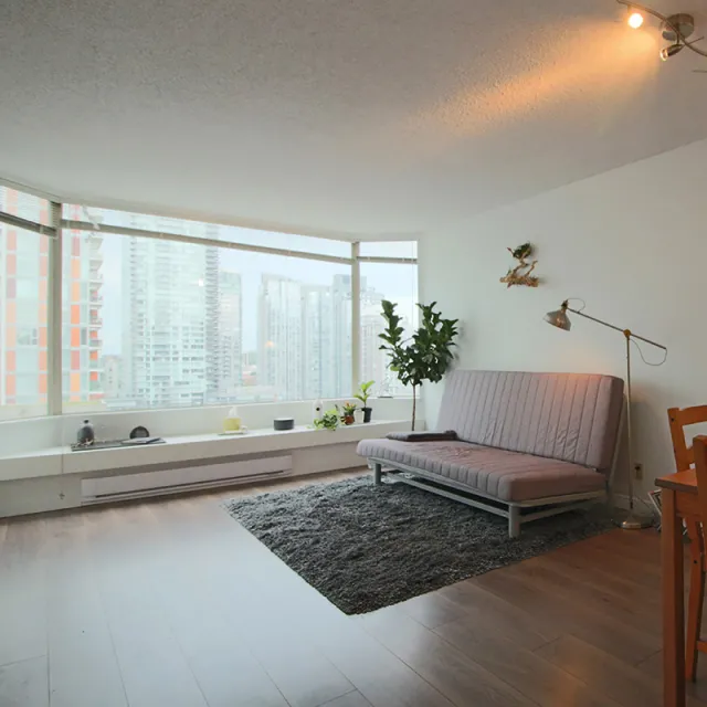 Hornby Court in Downtown - Furnished 1 Bedroom Apartment For Rent in Vancouver 1001 - 1330 Hornby Street, Vancouver, BC