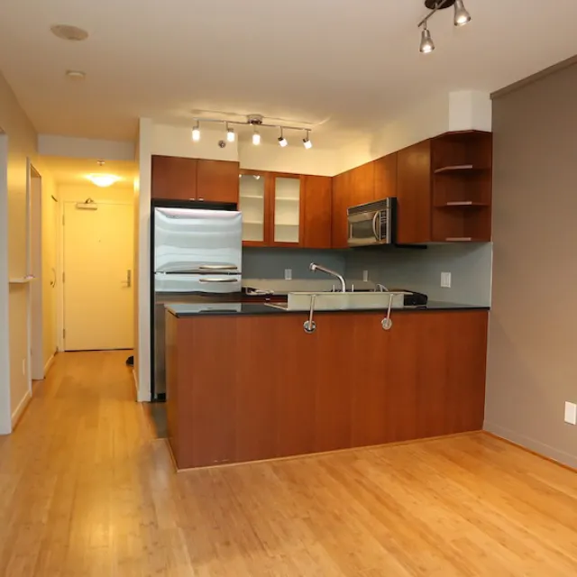 L'aria in Downtown - 1 Bedroom Apartment For Rent in Vancouver 605 - 822 Seymour Street, Vancouver, BC